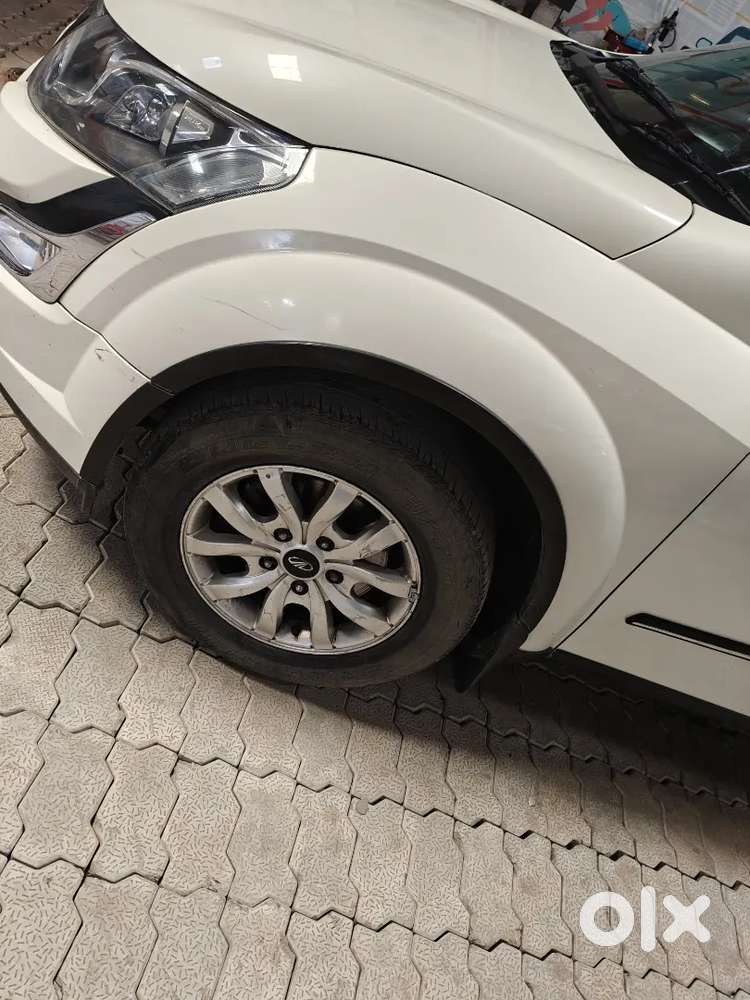 Mahindra Xuv500 W10 2017