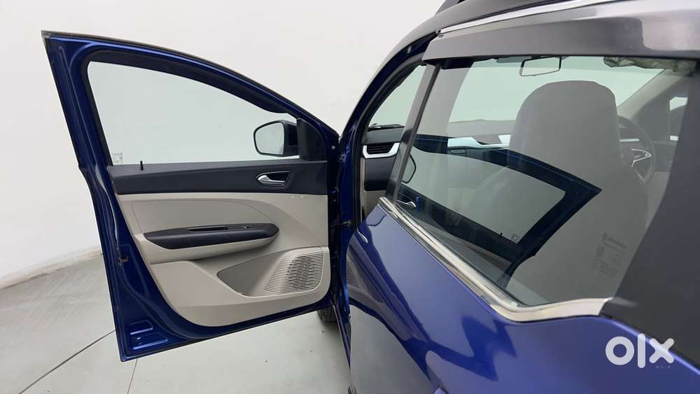 Renault Triber 1.0 Rxz Dual Tone, 2022, Petrol
