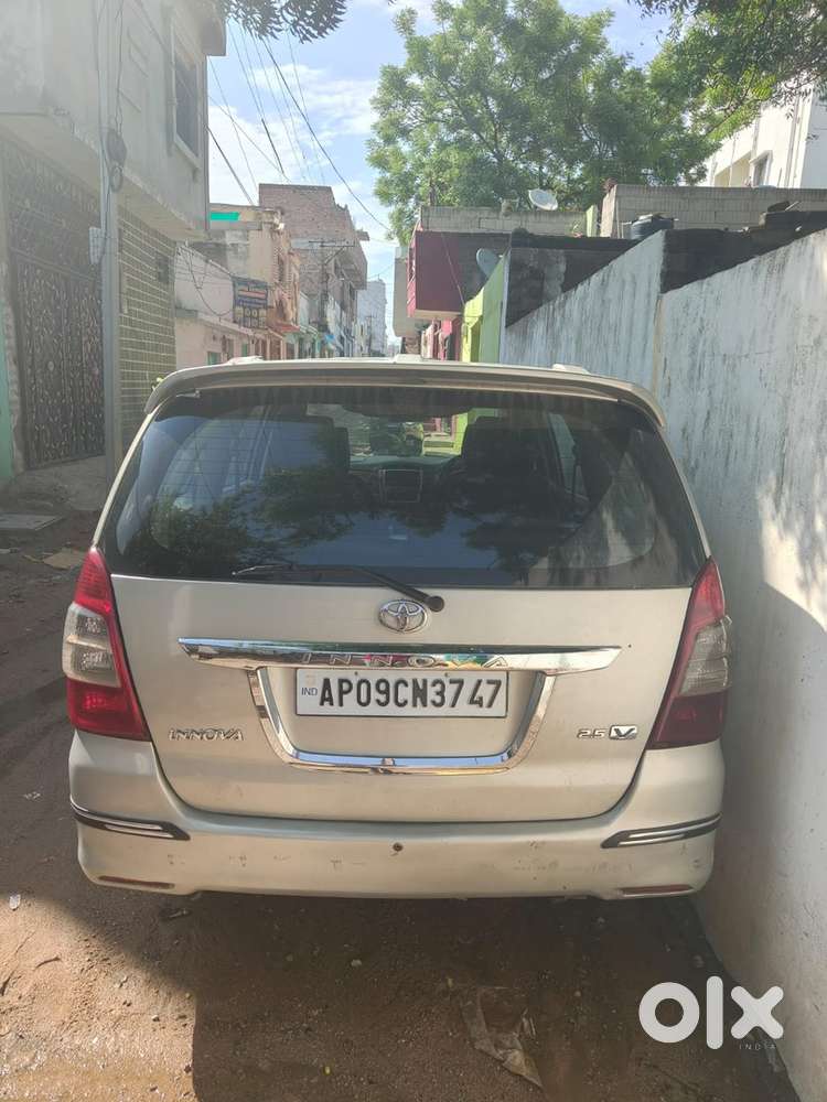 Toyota Innova Diesel 2012