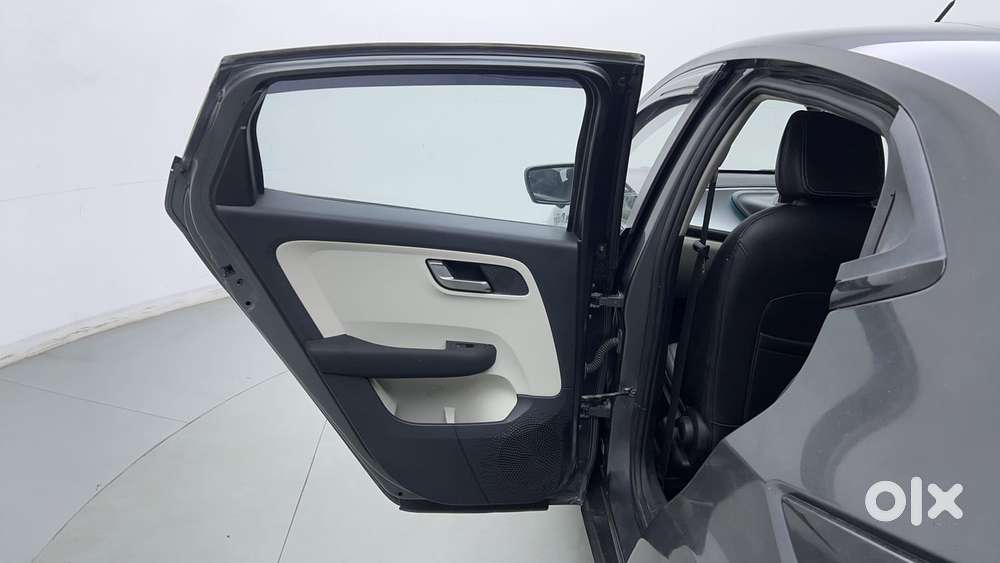 Tata Altroz 1.2 Xza Plus, 2022, Petrol