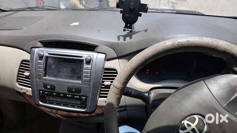 Toyota Innova 2.5ev 8str