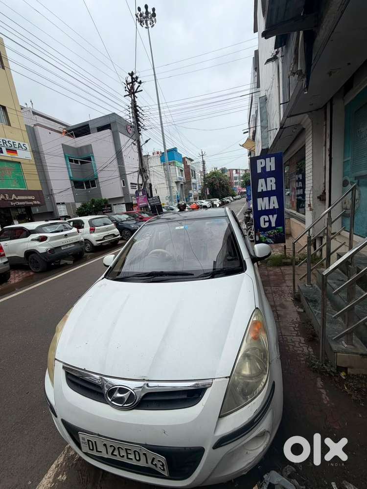 Hyundai I20 Sportz Petrol 2011