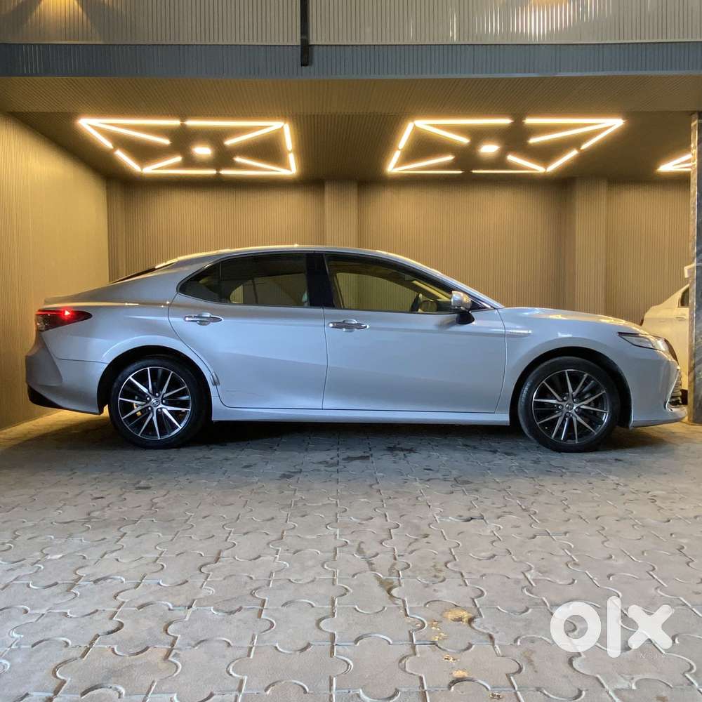 Toyota Camry Hybrid, 2024, Cng & Hybrids