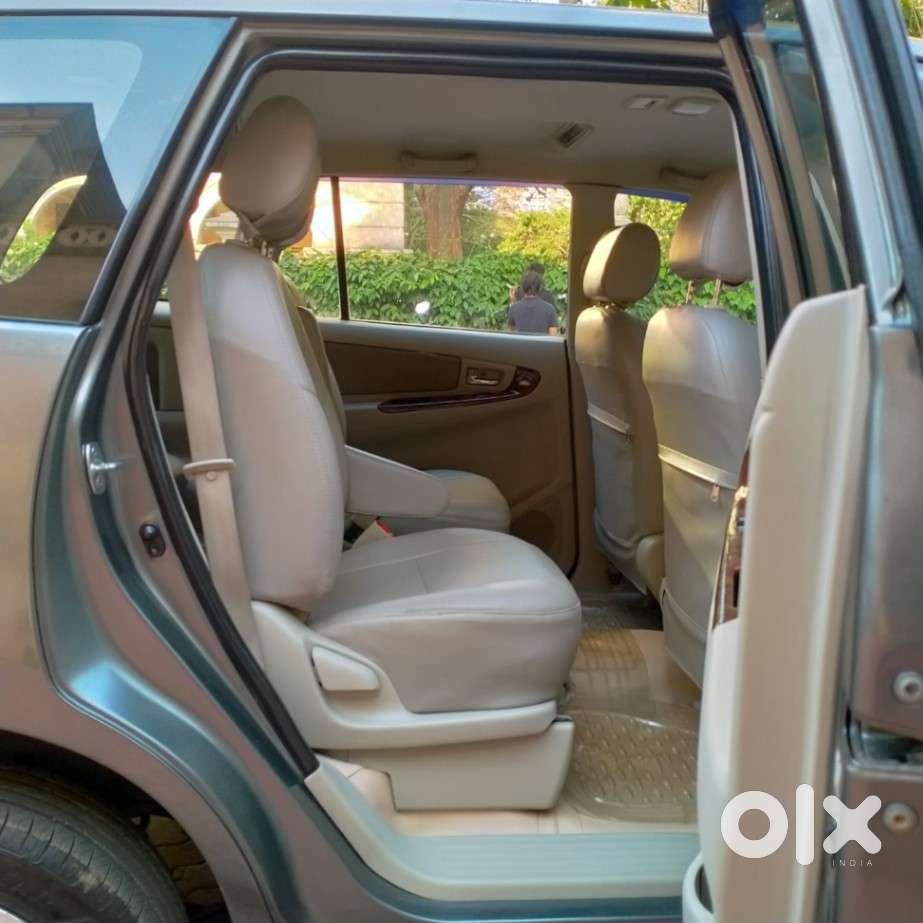 Toyota Innova 2.5 Vx 7 Seater Bs Iv, 2013, Diesel