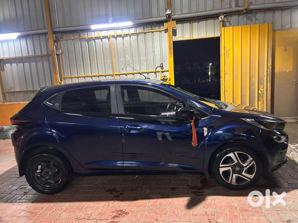 Tata Altroz Petrol 2024