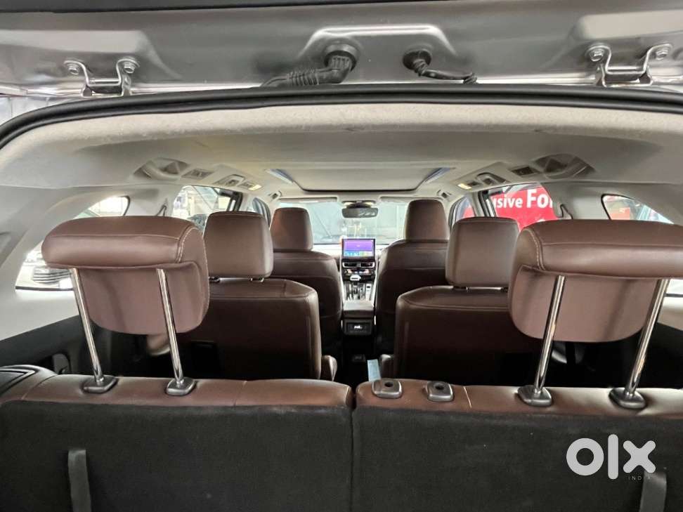 Toyota Innova Hycross 2.0 Zx Hybrid 7 Str, 2023, Petrol