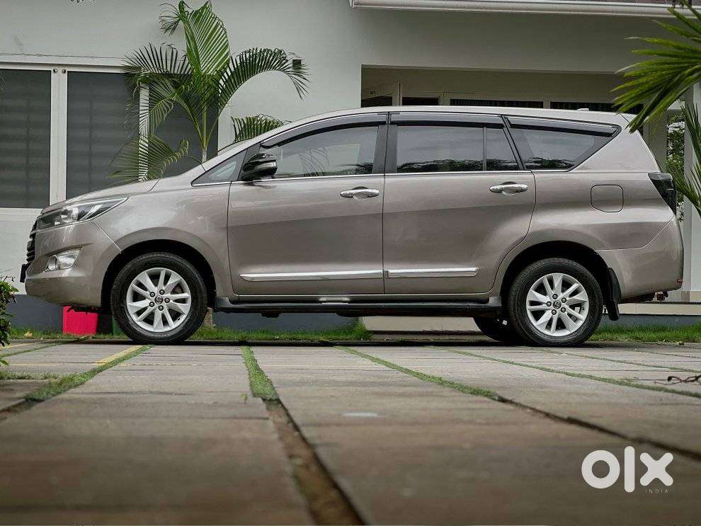 Toyota Innova Crysta 2.4 G Mt, 2017, Diesel