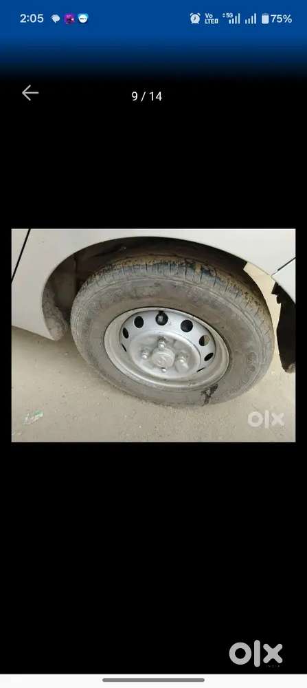 गाड़ी में कोई कमी नहीं है आराम में देख के गाड़ी को