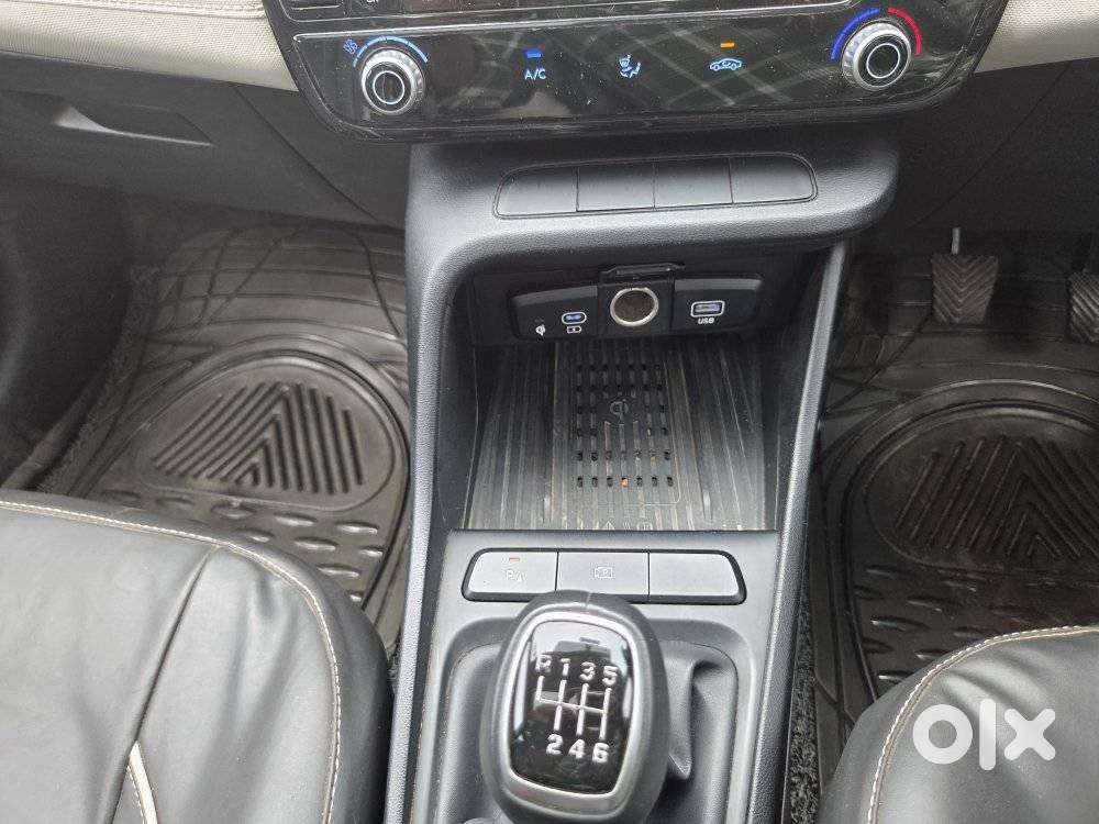 Hyundai Verna 1.5 Mpi Mt Sx (o), 2025, Petrol