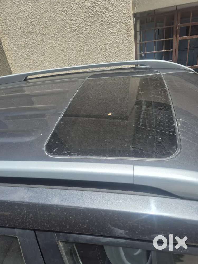 Hyundai Venue 2024 Petrol Well Maintained