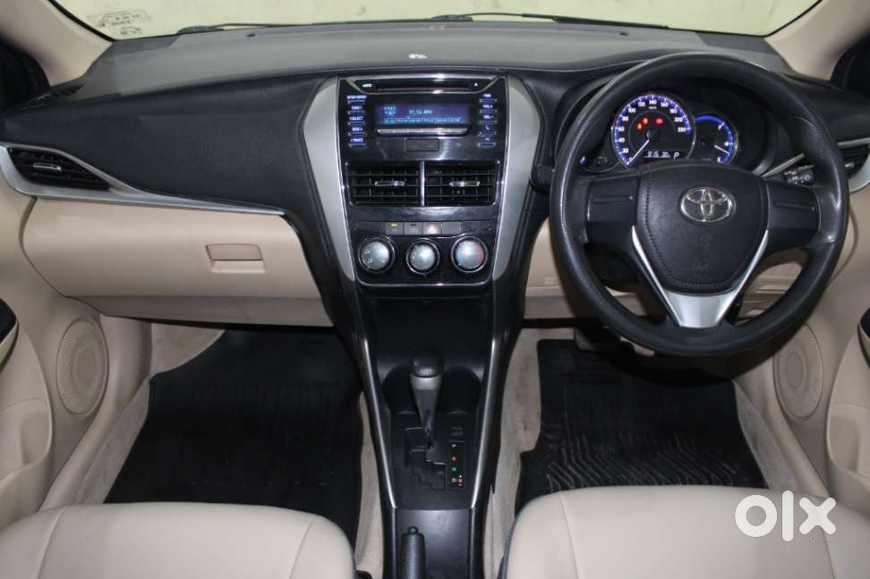 Toyota Yaris J Cvt, 2018, Petrol