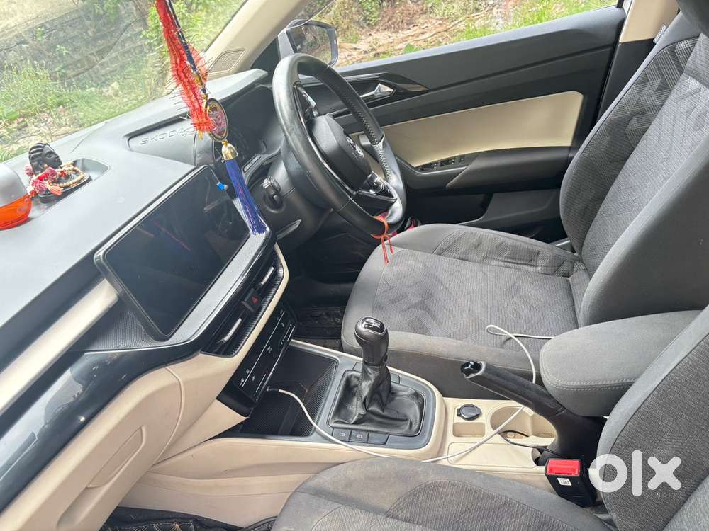Skoda Slavia Petrol 2025