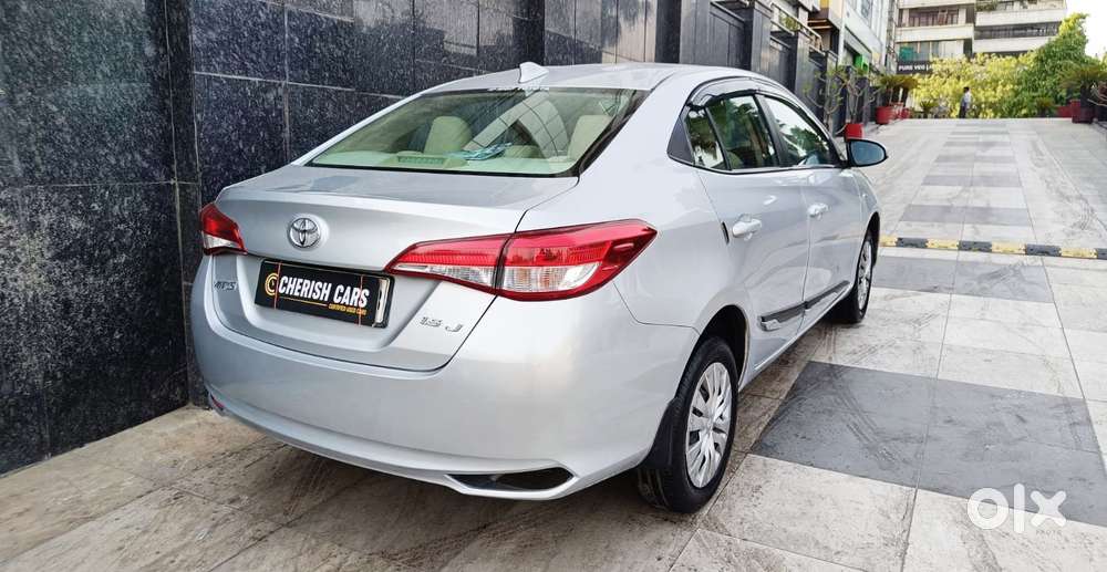 Toyota Yaris J Cvt, 2019, Petrol
