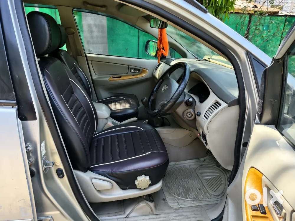 Toyota Innova Hycross 2011