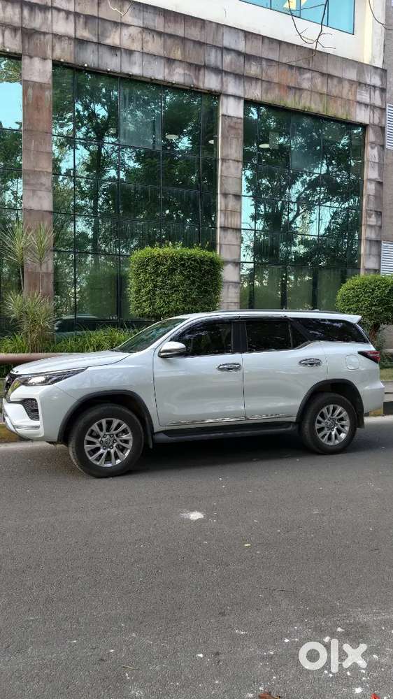 Toyota Fortuner 2023 Diesel  Autoamatic At  4x4 Low Km  Vehicle
