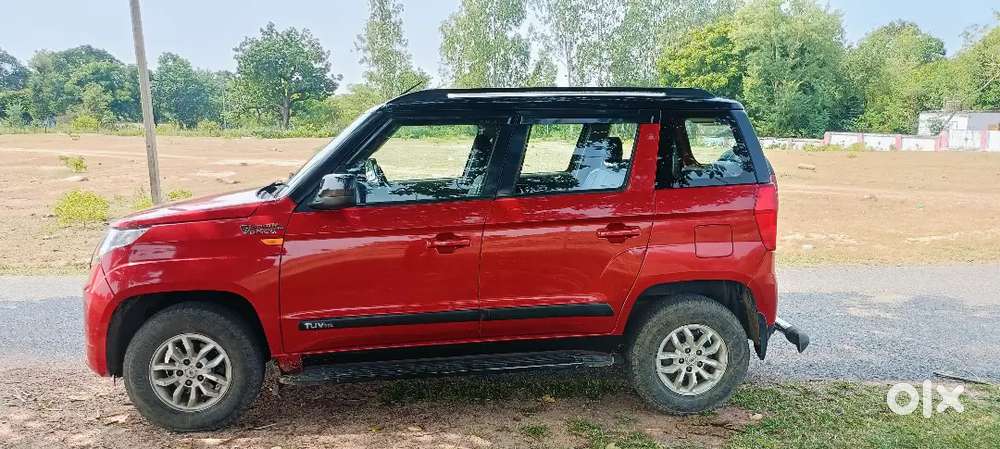Mahindra Tuv 300 T8 2018