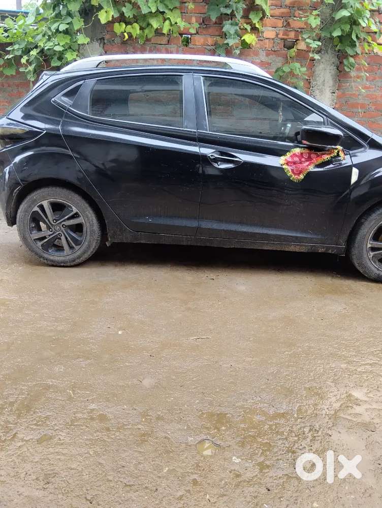 Tata Altroz 2021 1.2 Xz Plus Dark Edition