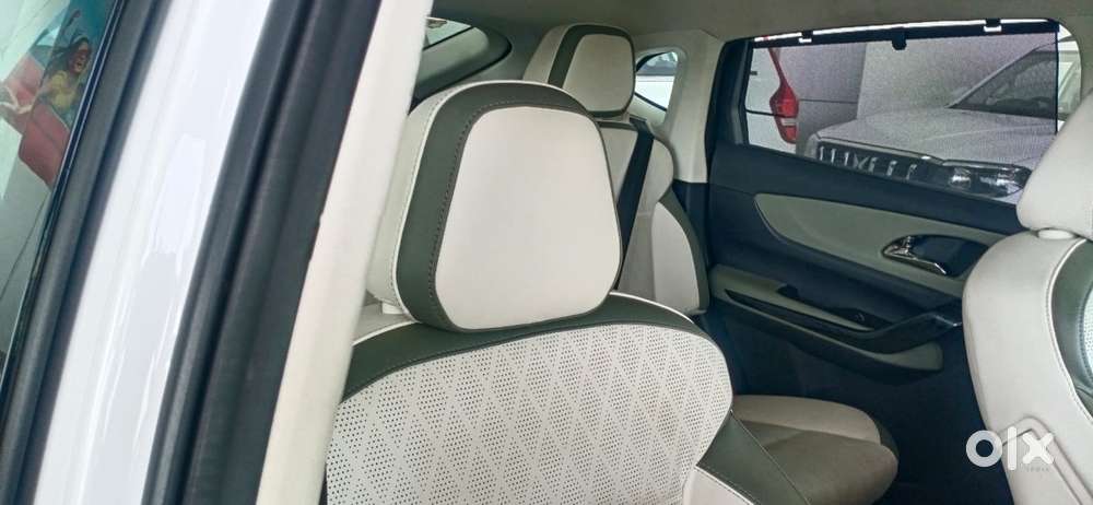 Mahindra Xev 9e Pack Three (top Model), 2025