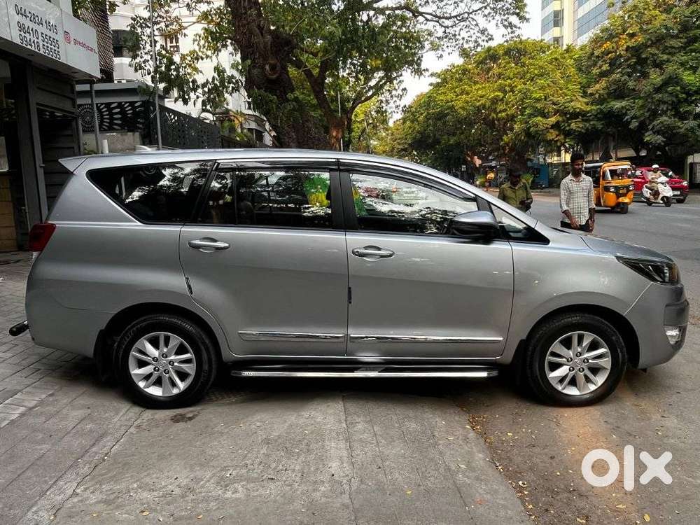 Toyota Innova Crysta 2.4 G Mt 8s, 2023, Diesel