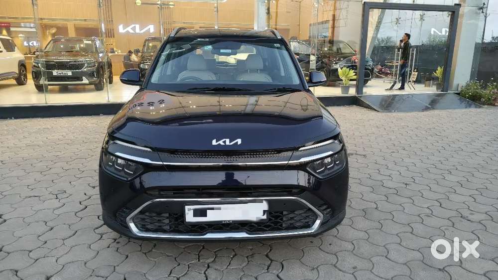 Kia Carens Luxury 1.5 Diesel 6mt Demo Vehicle