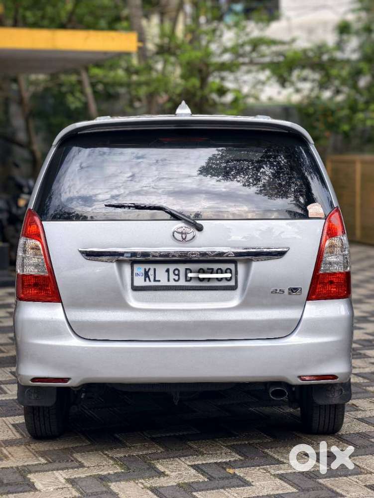 Toyota Innova 2.0 V, 2013, Diesel