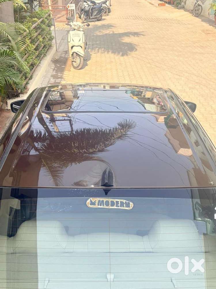 Maruti Suzuki Ciaz Petrol Well Maintained With Sunroof