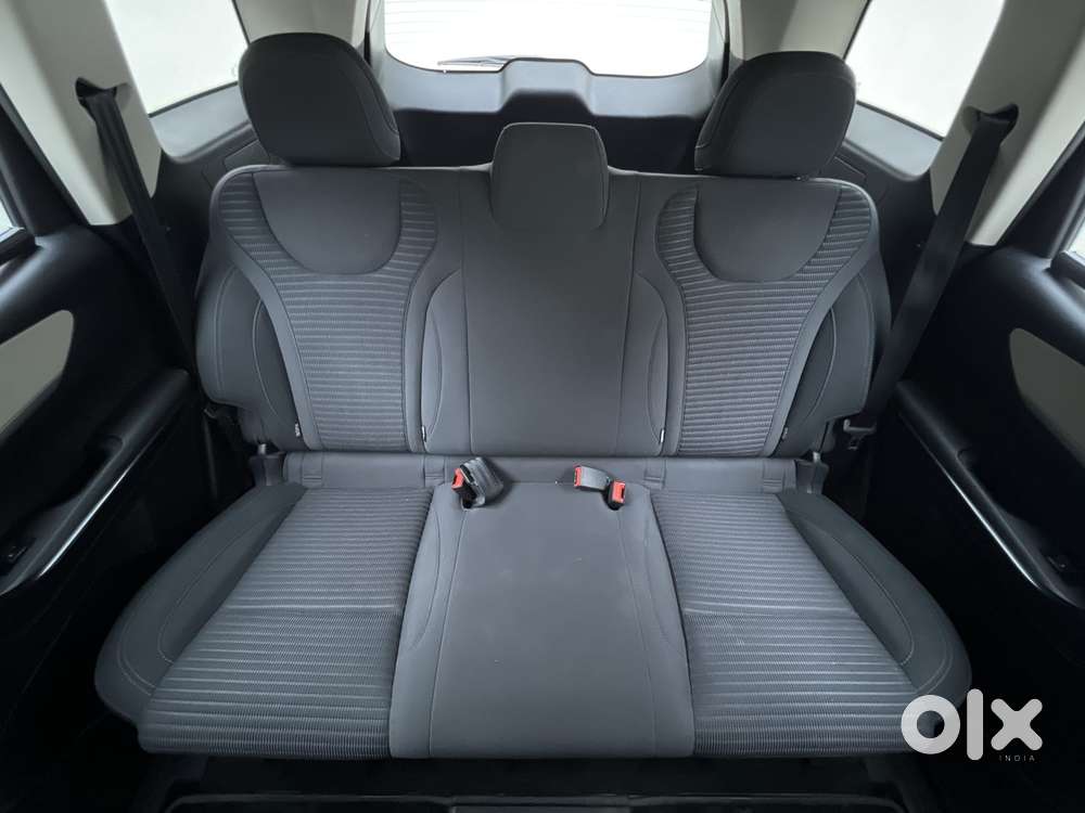 Mahindra Xuv700 2.0 Ax 5 Petrol At Str, 2022, Petrol