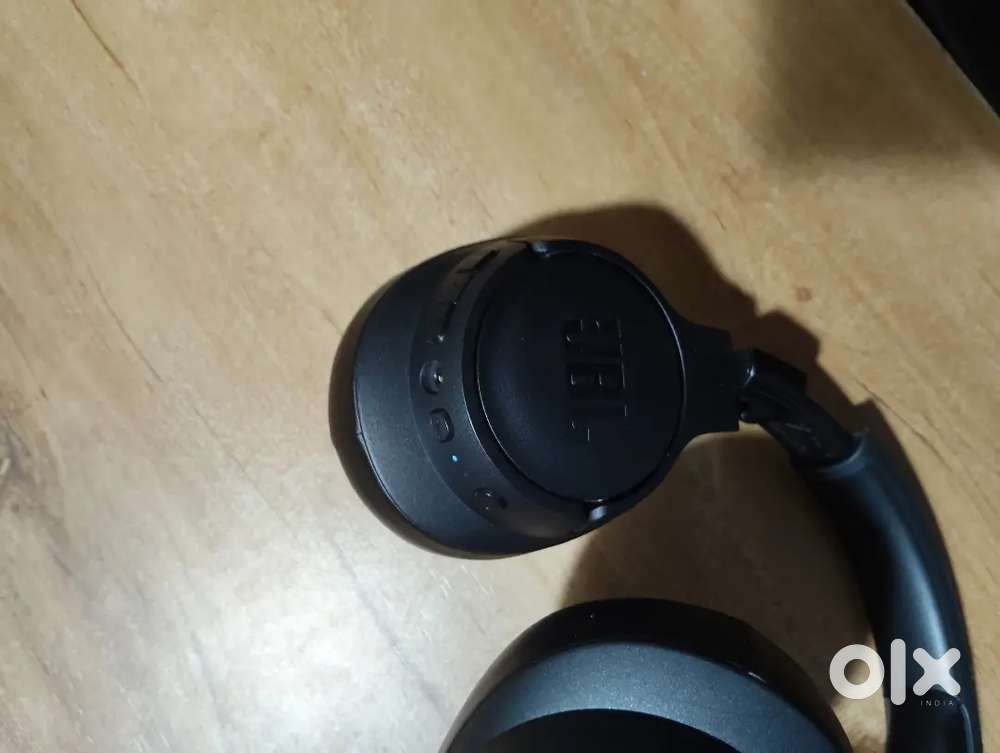 JBL Tune 770NC ANC Headphones | 2-3 Months Old | Like New