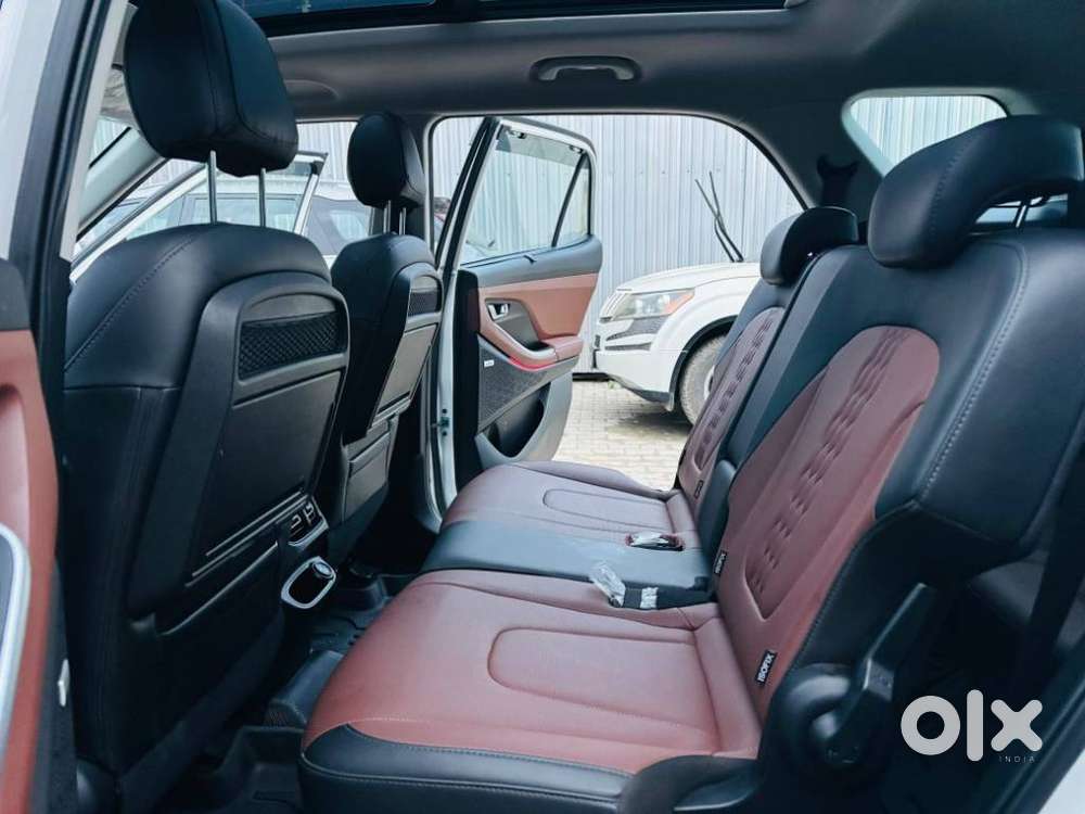 Hyundai Alcazar 2.0 Signature (o) Petrol At 7 Str, 2023, Petrol