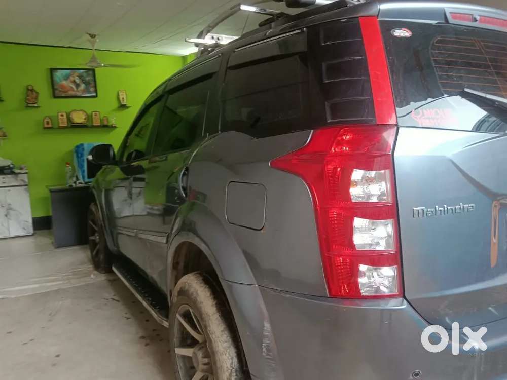 Xuv500 Showroom Maintain Well Condition Car With Extra Exarise Added