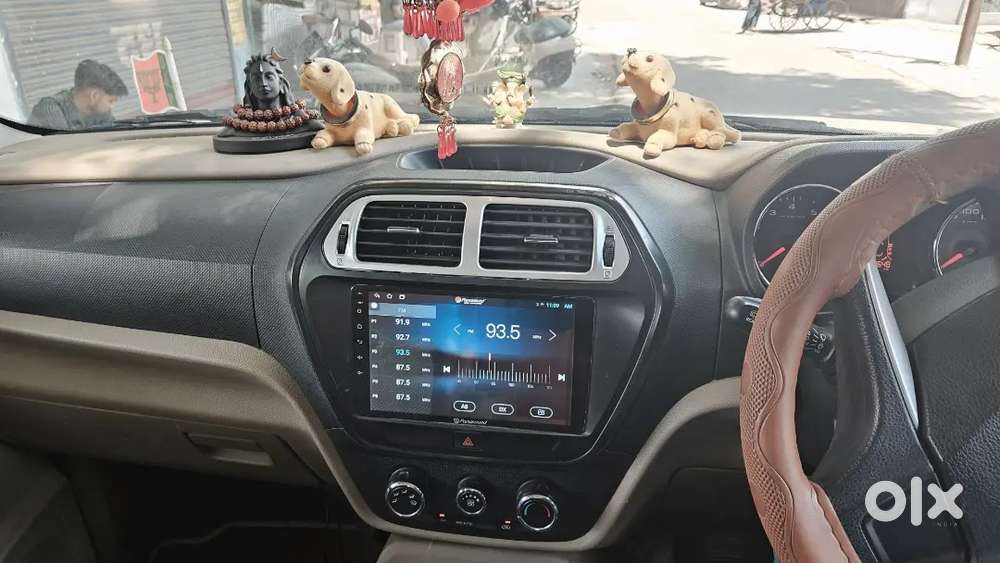 I M Selling My Xuv Car Tuv 3oo T10