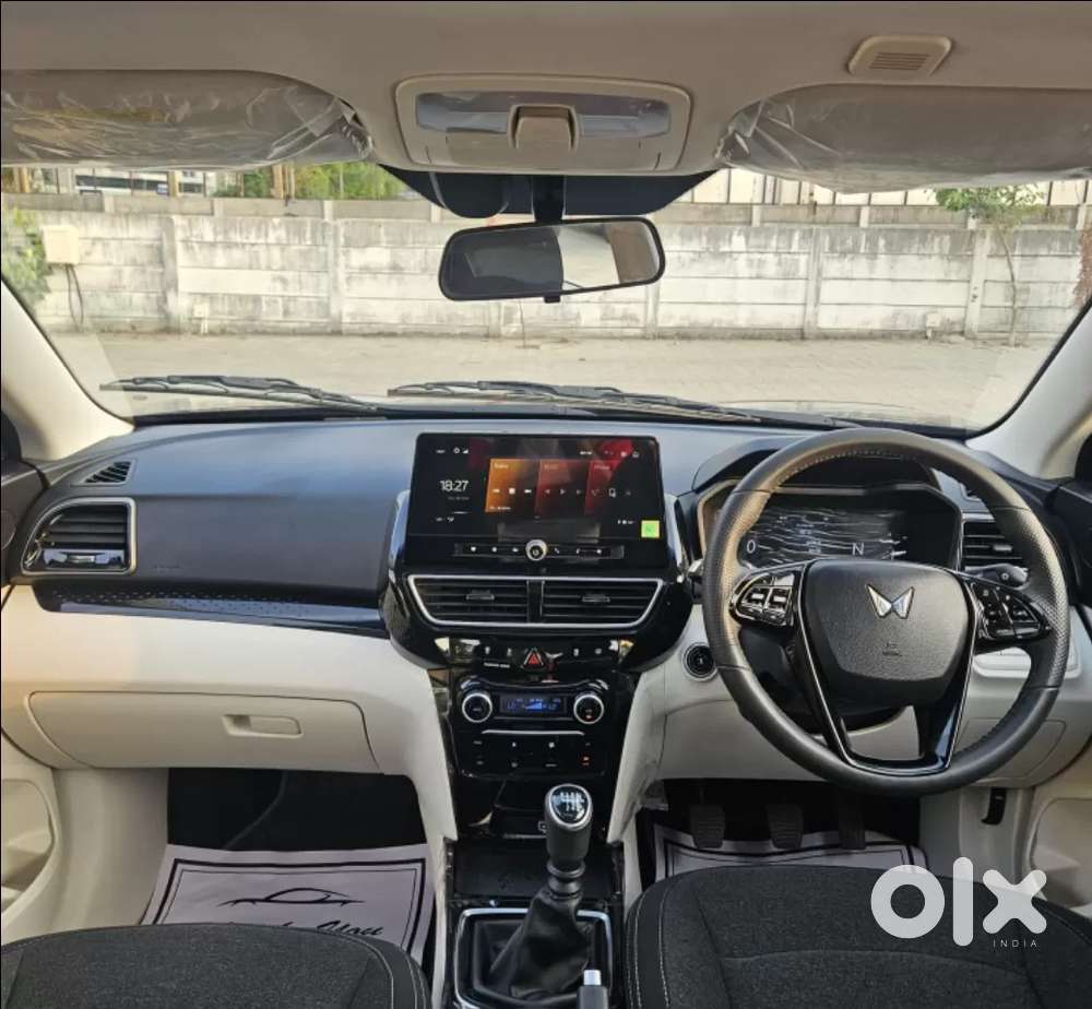 Mahindra Xuv 3xo Ax5 Pm Mt, 2024, Petrol