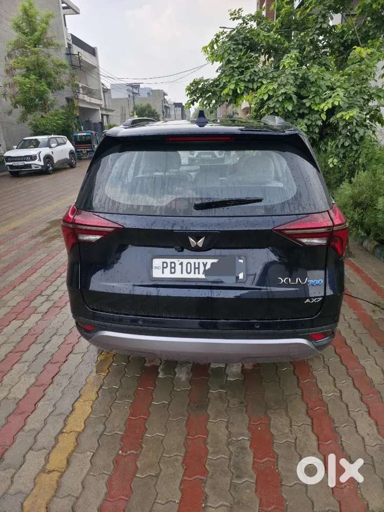 Mahindra Xuv700 2022 Diesel Well Maintained