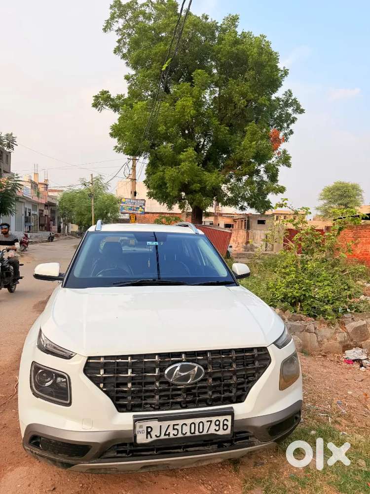 Hyundai Venue Petrol Manual 2021