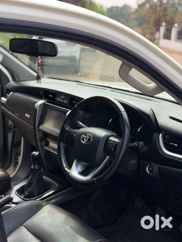 Toyota Fortuner [2021-ongoing] 2.8 2wd Diesel Mt, 2020, Diesel