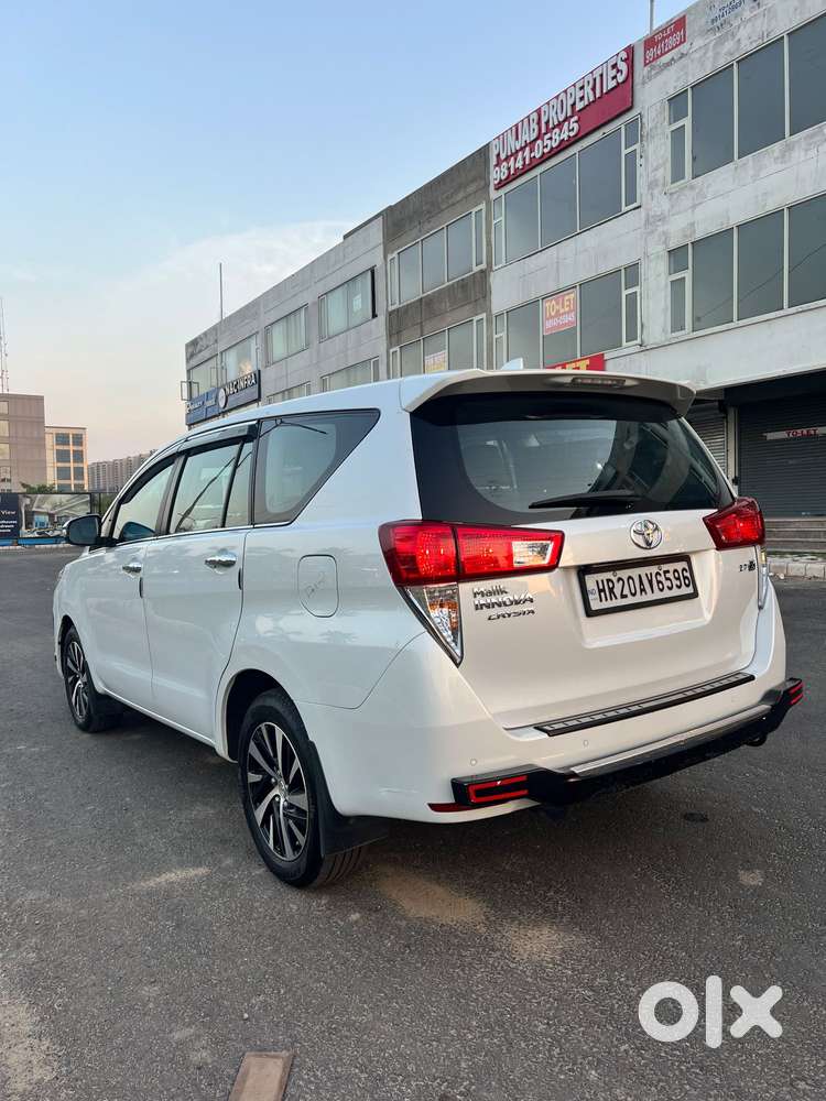 Toyota Innova Crysta 2.8 Zx At 7 Seater, 2022, Petrol
