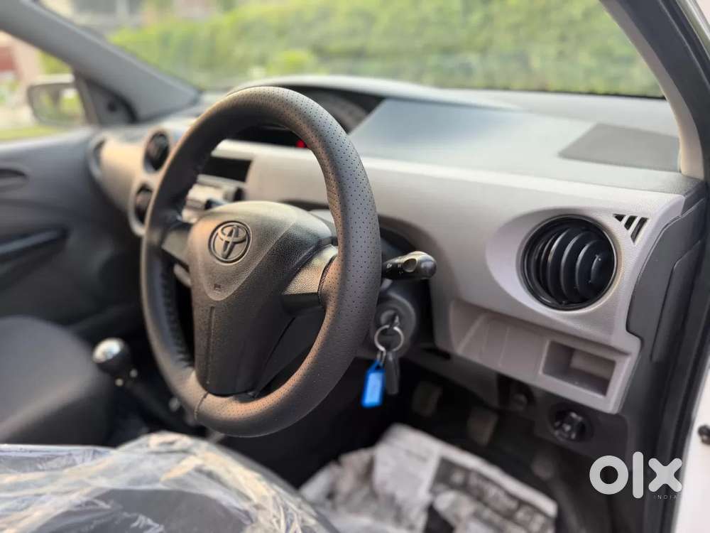Toyota Etios Liva 1.2 G, 2012, Petrol
