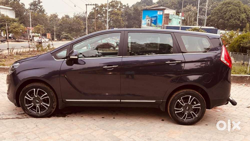 Mahindra Marazzo M8, 2019, Diesel