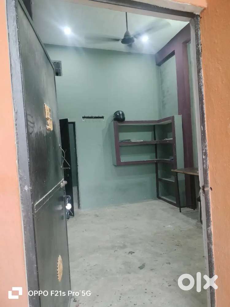 Girls or boys are allowed  for rent