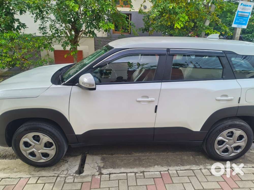 Maruti Suzuki Brezza 1.5 Vxi At Smart Hybrid, 2024, Petrol