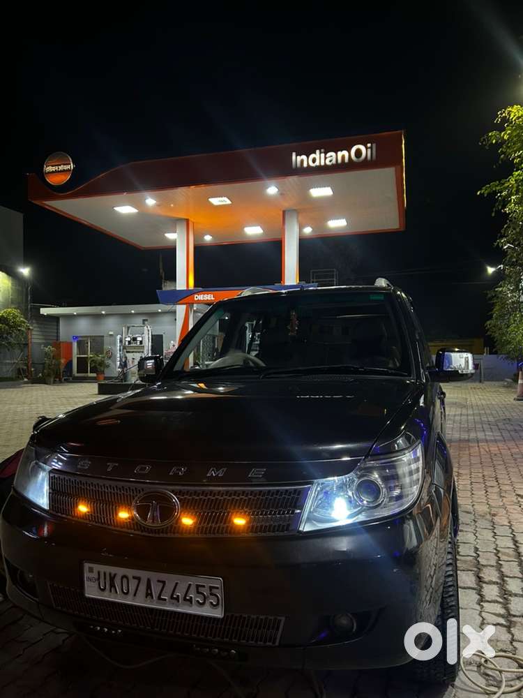Tata Safari Storme 2013
