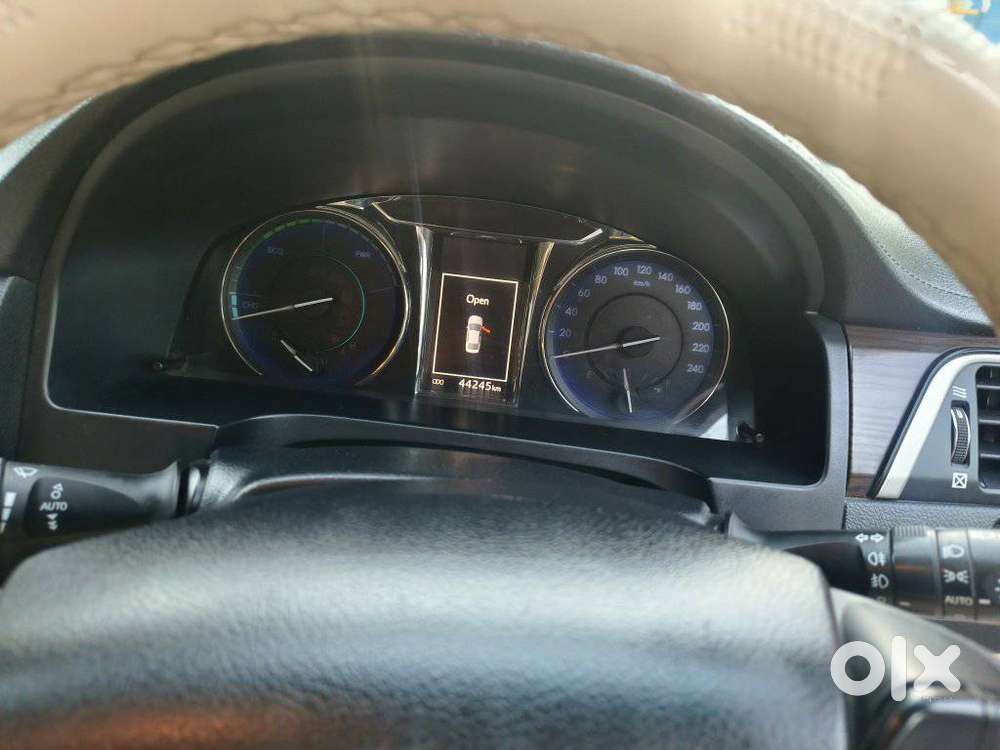 Toyota Camry 2.5 Hybrid, 2015, Petrol
