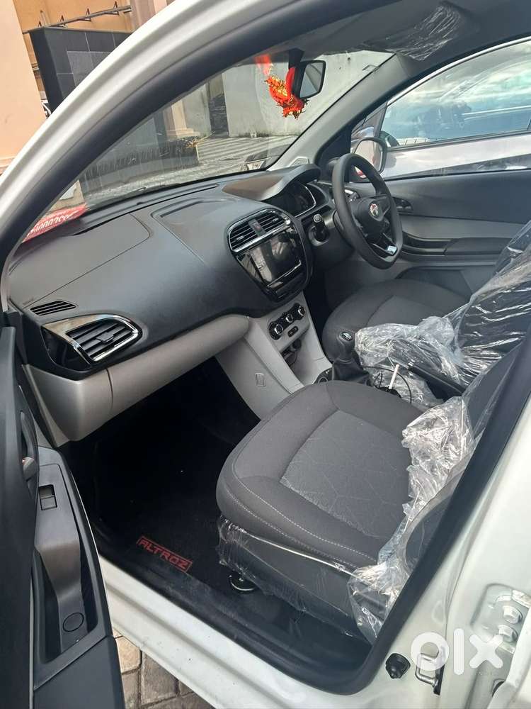 Tata Tiago Petrol Manual 2024