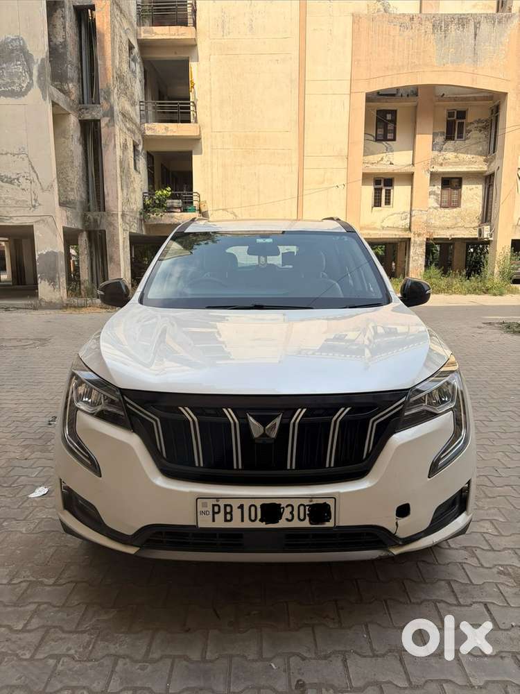 Mahindra Xuv700 Ax5 At Petrol 2022