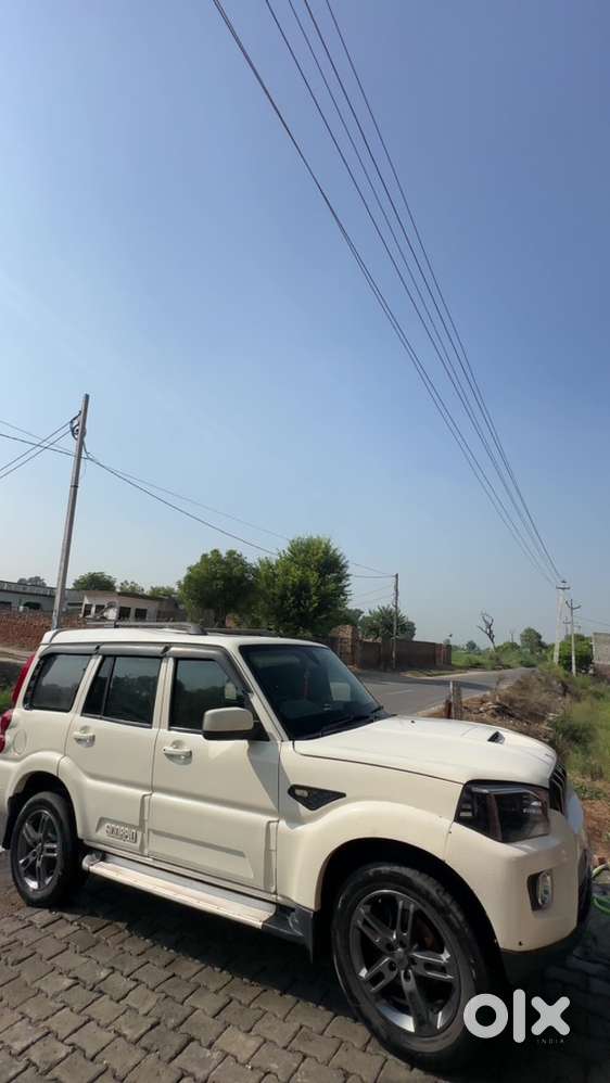Mahindra Scorpio Diesel 2021 Manual
