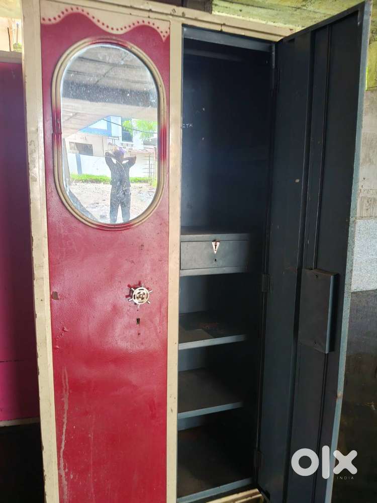 Metal Almira/Cupboard/Wardrobe