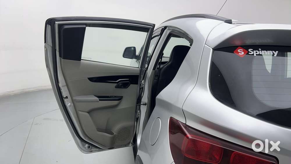 Mahindra Kuv 100 2016-2017 Mfalcon G80 K8, 2016, Petrol