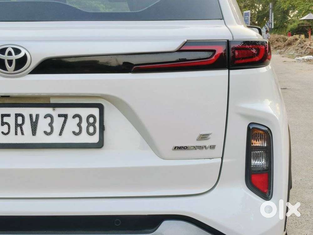 Toyota Urban Cruiser Hyryder E Neodrive Aero Edition, 2023, Petrol
