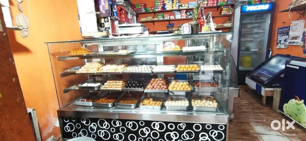 Display Counter with Cooling System