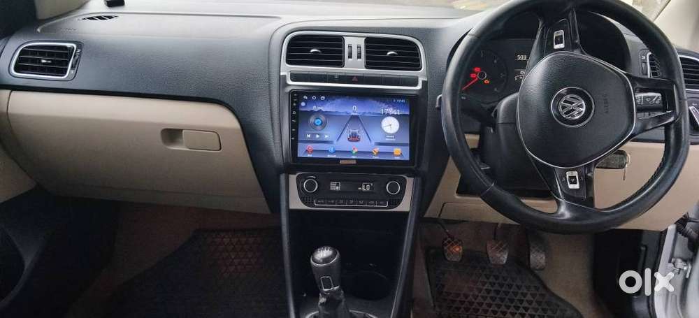 Volkswagen Polo Petrol Highline 1.6l, 2015, Diesel